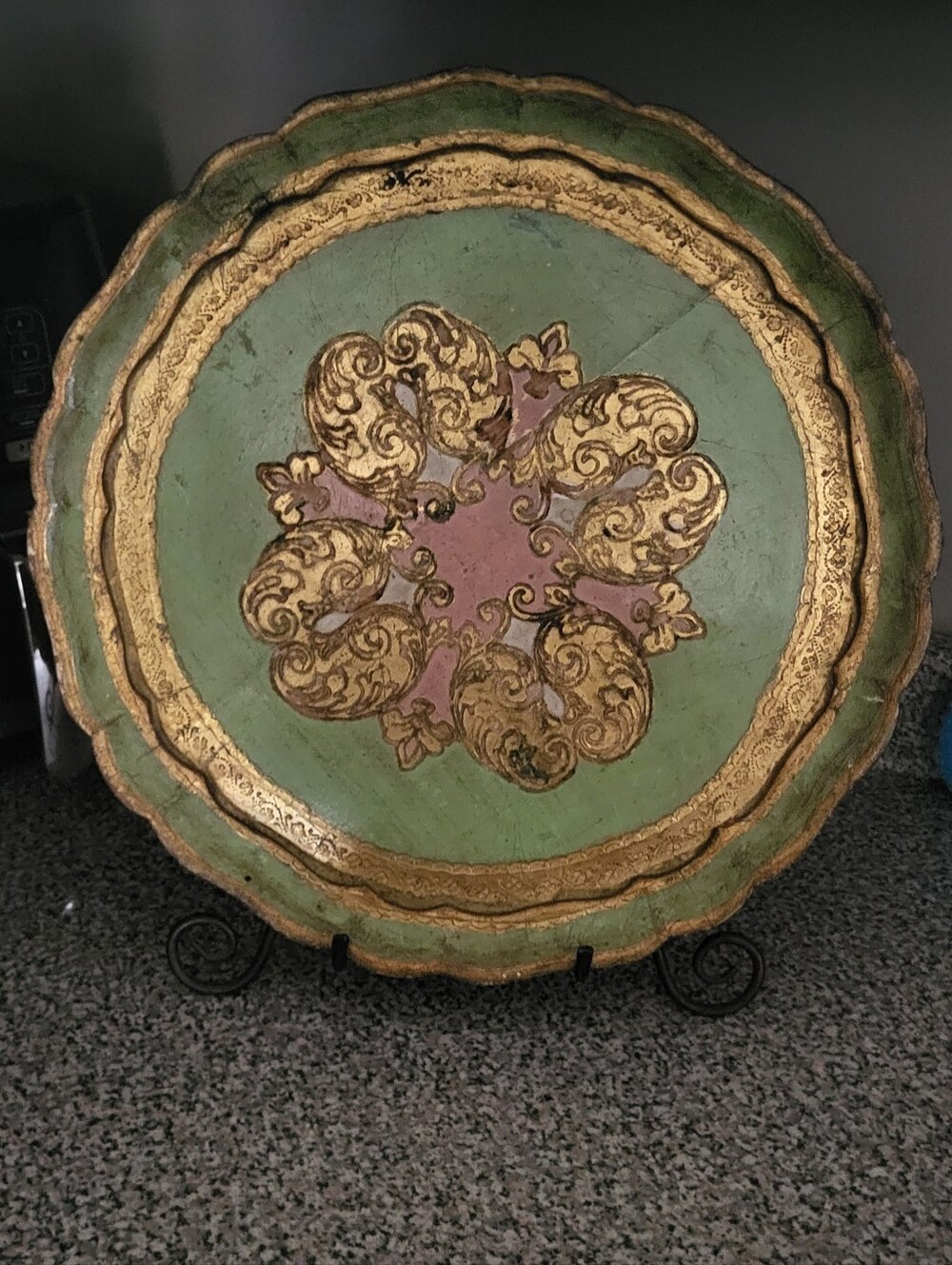 VINTAGE FLORENTINE TRAY WITH GUILDED GOLD EDGING